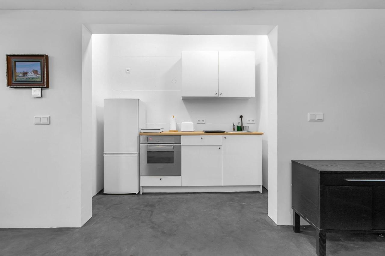Lovely Studio Apartment With Hot Tub Reykjavik Exterior photo